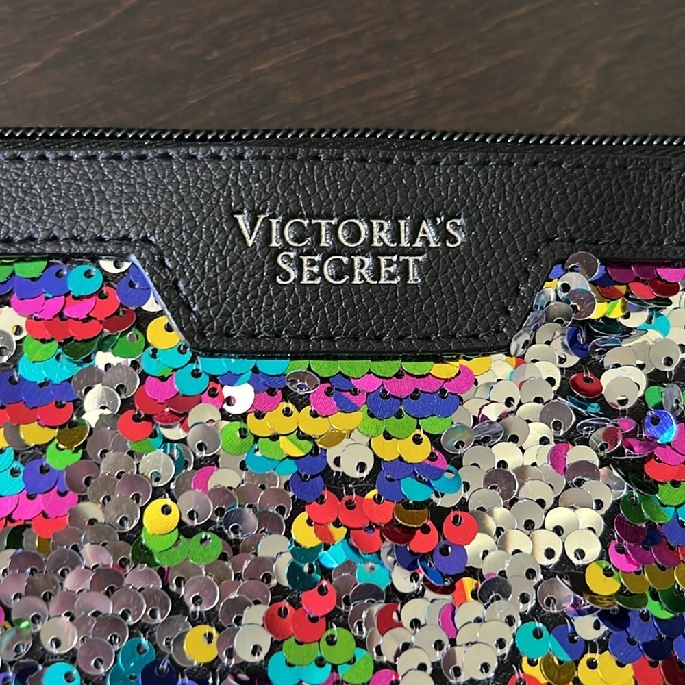 Victoria Secret sequin cosmetic bag NWOT - Picture 2 of 8